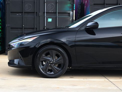 Used 2021 Hyundai Elantra SEL FWD image 28