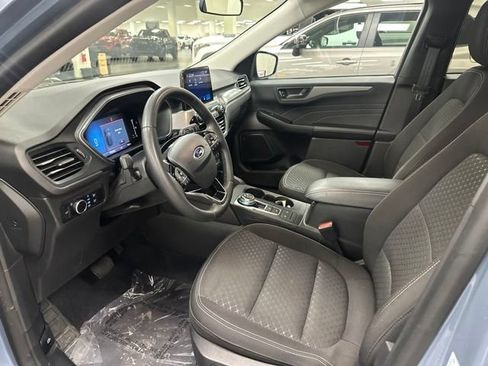 Used 2023 Ford Escape Active AWD/4WD image 9