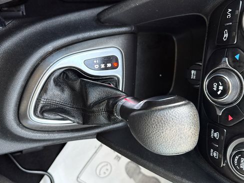 Used 2016 Dodge Dart SXT image 22