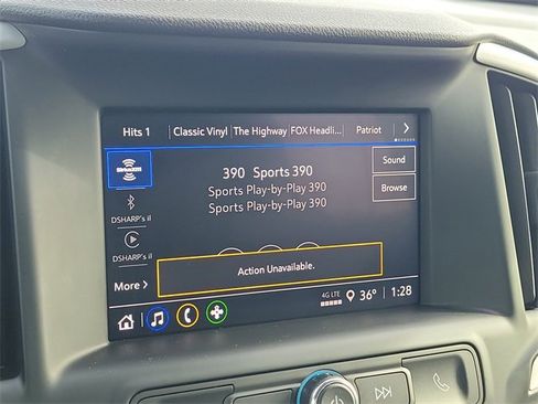 Used 2024 GMC Terrain SLE w/ Elevation Edition image 28