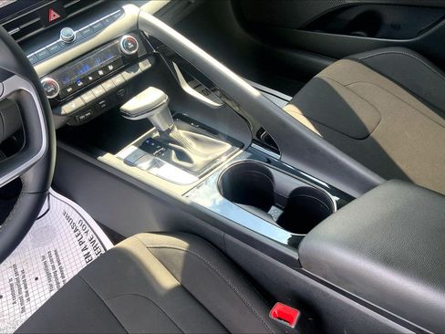 Used 2023 Hyundai Elantra SEL w/ Convenience Package FWD image 19