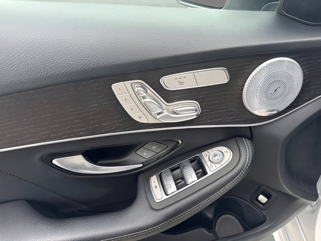 Used 2021 Mercedes-Benz C 300 Sedan image 17