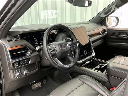 Certified 2025 GMC Yukon Denali image 16