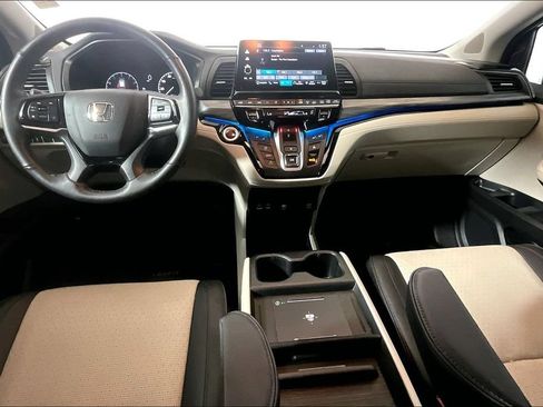Used 2025 Honda Odyssey Elite image 11