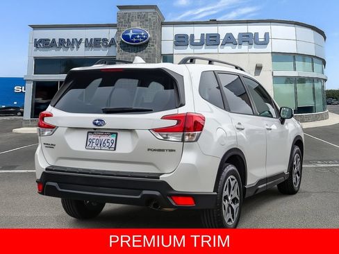 Used 2023 Subaru Forester Premium AWD/4WD image 6