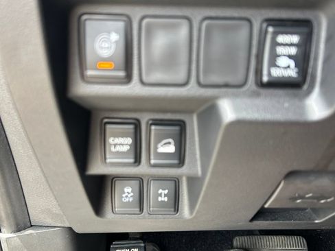 Used 2022 Nissan Frontier PRO-4X w/ Pro-4X Premium Package AWD/4WD image 25
