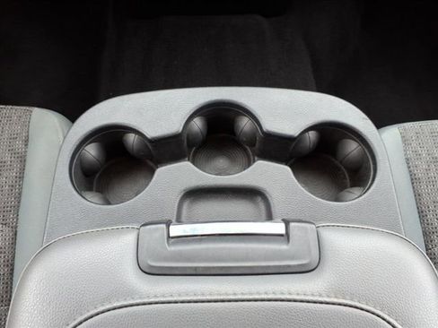 Used 2018 RAM 2500 SLT w/ Luxury Group image 13