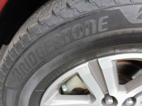 Used 2017 Chevrolet Traverse LT image 37