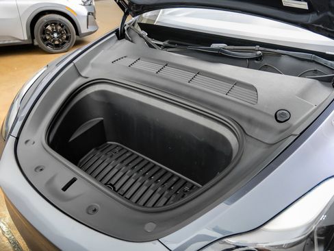 Used 2023 Tesla Model Y Long Range AWD/4WD image 61
