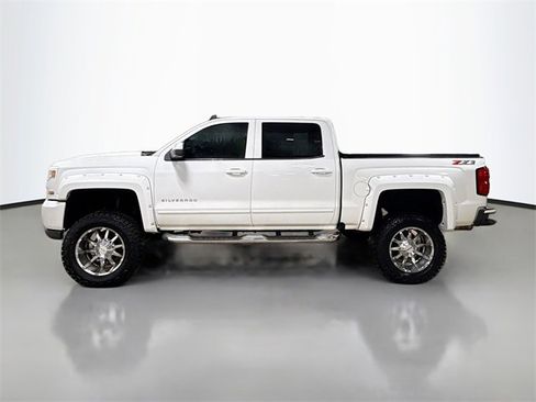 Used 2018 Chevrolet Silverado 1500 LT w/ All Star Edition image 10