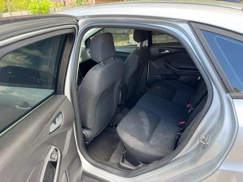 Used 2018 Ford Focus SE FWD image 15