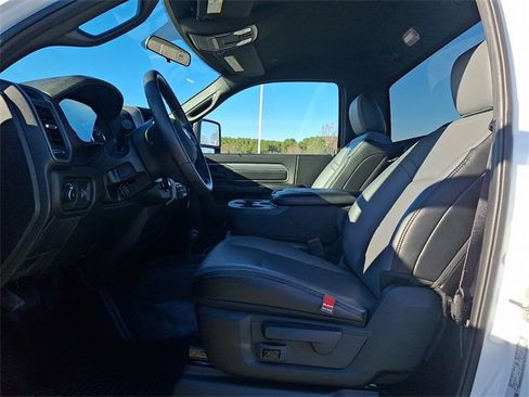 Used 2024 RAM 2500 Tradesman w/ Chrome Appearance Group image 13