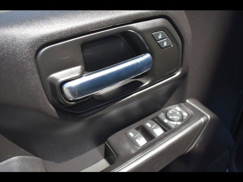 Used 2020 Chevrolet Silverado 1500 Custom Trail Boss image 18