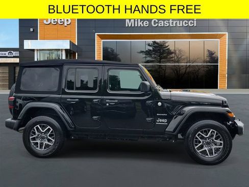 Used 2024 Jeep Wrangler Unlimited Sahara AWD/4WD image 3
