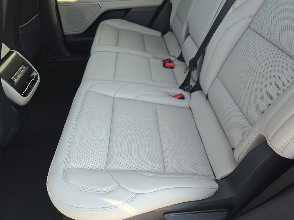 New 2026 Lincoln Nautilus Premier w/ Jet Appearance Package AWD/4WD image 12