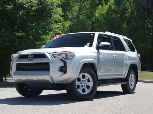 Used 2017 Toyota 4Runner SR5 RWD image 1
