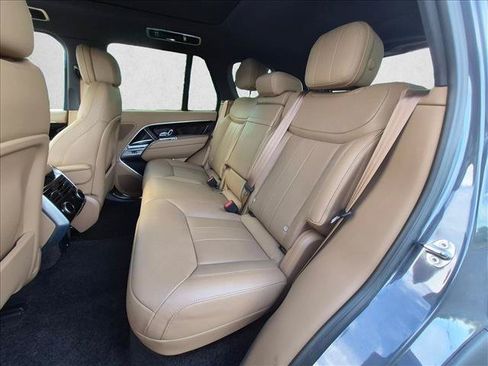 Used 2025 Land Rover Range Rover SE AWD/4WD image 17