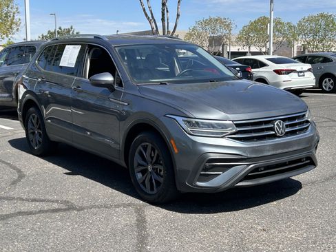 Used 2023 Volkswagen Tiguan SE FWD image 6