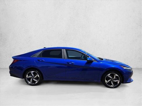 Certified 2023 Hyundai Elantra SEL w/ Convenience Package FWD image 4