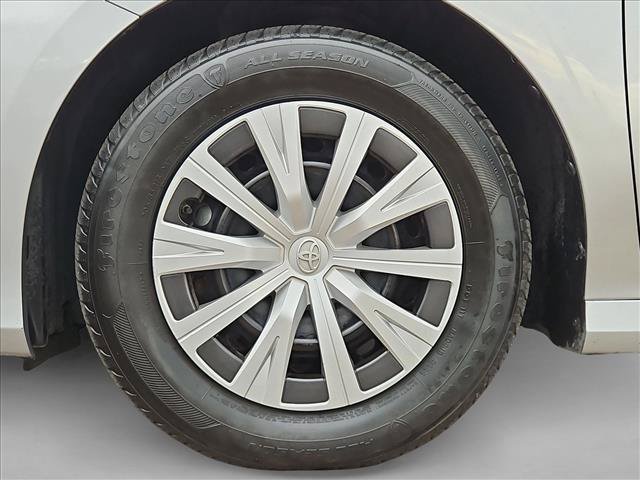 Used 2022 Toyota Camry LE FWD image 29