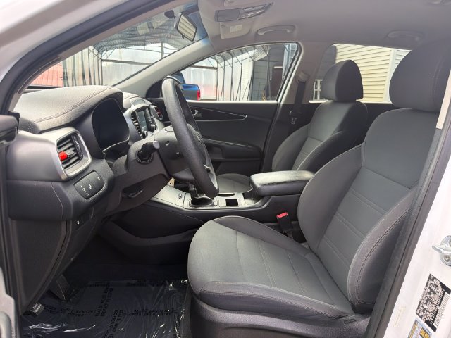 Used 2019 Kia Sorento AWD V6 image 11