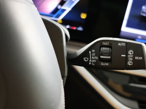 Used 2024 BMW X5 xDrive40i w/ Premium Package image 27