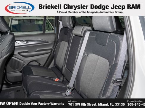 New 2025 Jeep Grand Cherokee Laredo image 17