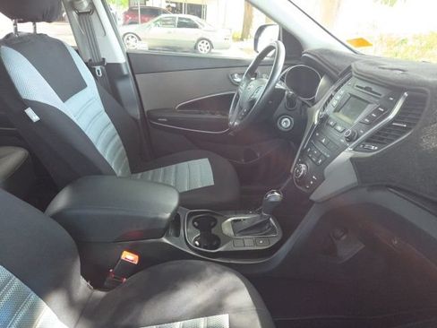 Used 2014 Hyundai Santa Fe GLS FWD image 8