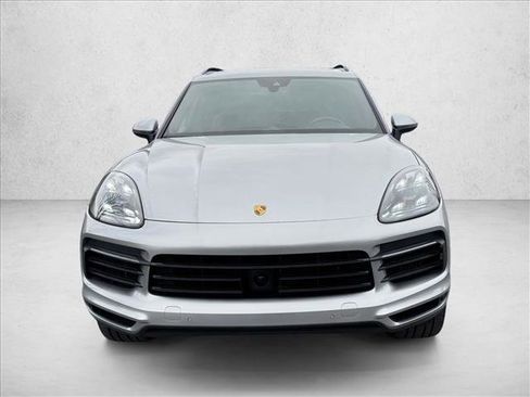 Used 2020 Porsche Cayenne image 2