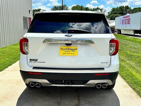 Used 2021 Ford Explorer Platinum w/ Equipment Group 601A AWD/4WD image 4