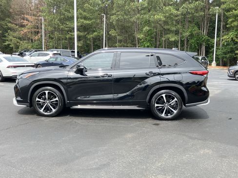Used 2021 Toyota Highlander XSE AWD/4WD image 7