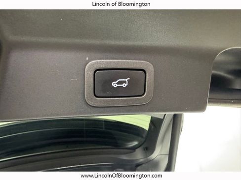 Used 2019 Jaguar F-PACE Prestige image 23