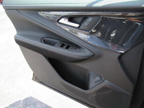 New 2025 Chevrolet Blazer EV LT image 25