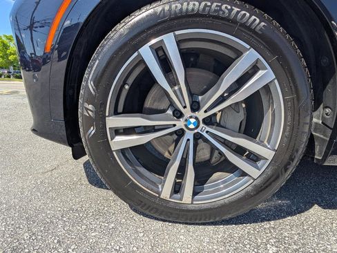 Used 2019 BMW X7 xDrive50i w/ M Sport Package AWD/4WD image 11