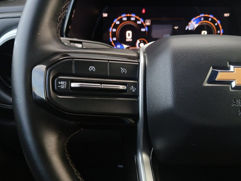 Used 2024 Chevrolet Colorado LT w/ LT Convenience Package RWD image 11