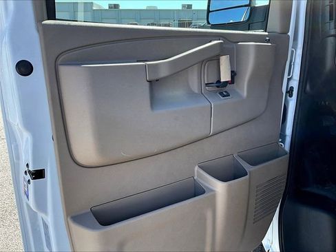 New 2026 Chevrolet Express 2500 image 18