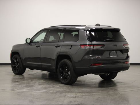 Used 2023 Jeep Grand Cherokee L Laredo RWD image 6