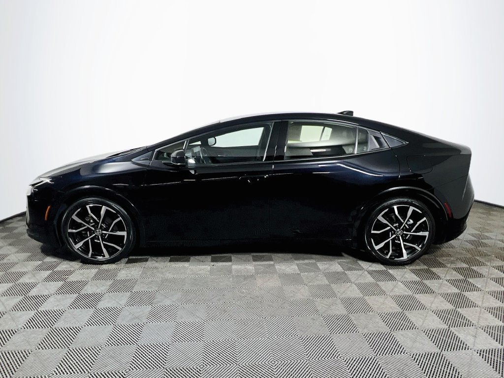 Certified 2023 Toyota Prius Prime Premium w/ Advanced Technology Package FWD image 4