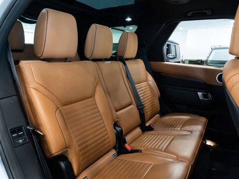 Used 2018 Land Rover Discovery HSE Luxury AWD/4WD image 23