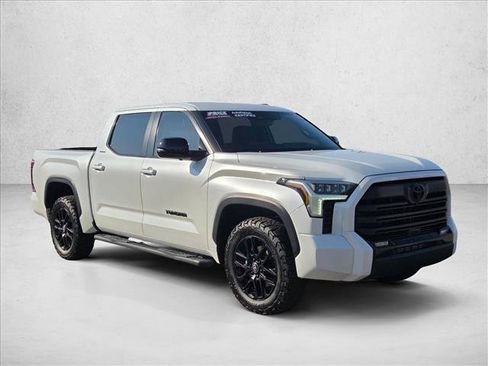 Used 2025 Toyota Tundra Limited AWD/4WD image 3
