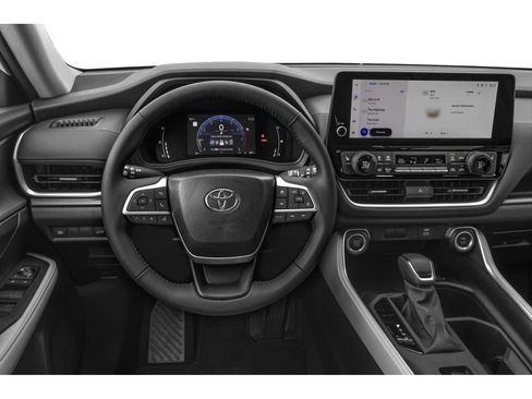Used 2025 Toyota Grand Highlander FWD image 4