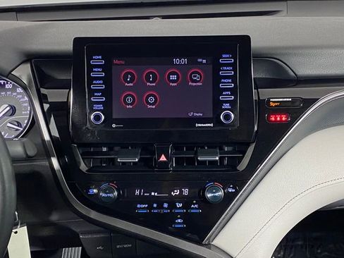 Used 2024 Toyota Camry SE FWD image 14