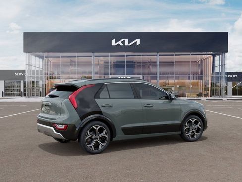 New 2025 Kia Niro SX Touring image 4
