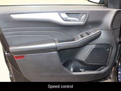 Used 2021 Ford Escape SEL image 17