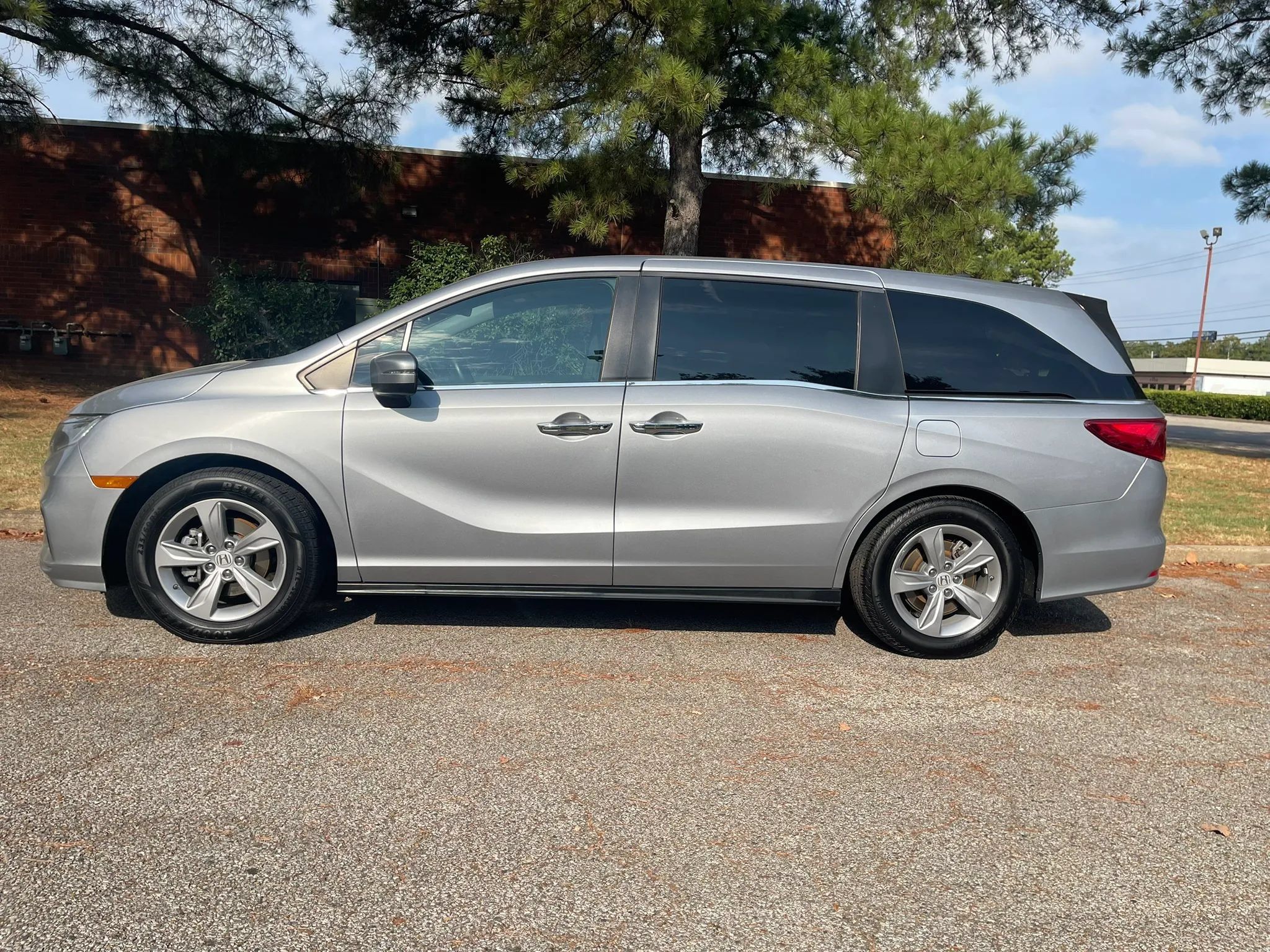 Used 2018 Honda Odyssey EX-L image 2