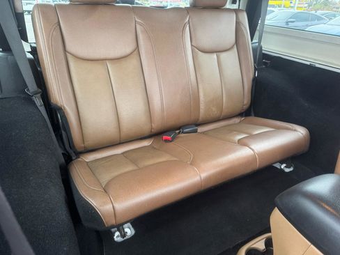 Used 2017 Jeep Wrangler Sahara w/ Connectivity Group image 31