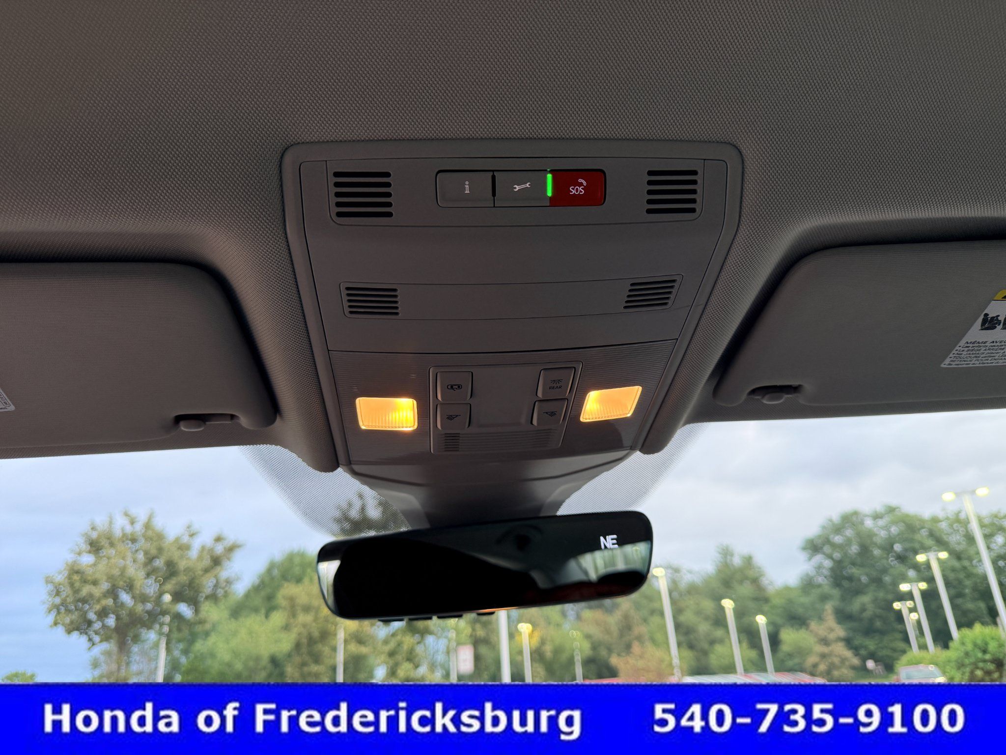 Used 2025 Volkswagen Jetta SE FWD image 35
