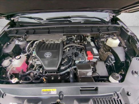 Certified 2023 Toyota Highlander XLE image 22
