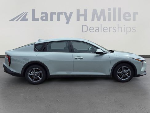 Used 2025 Kia K4 LXS image 6