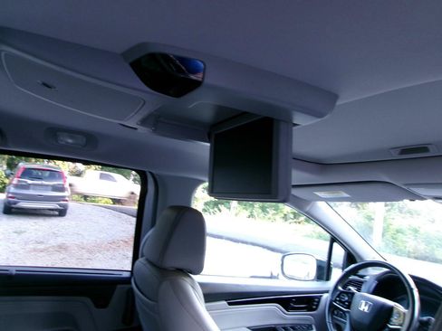 Used 2018 Honda Odyssey Elite image 7